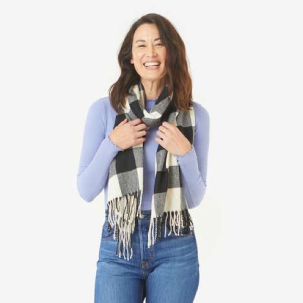 NWT Summer & Rose Buffalo check scarf